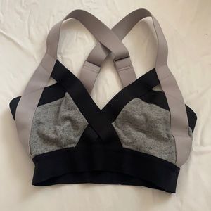 Aritzia sports bra